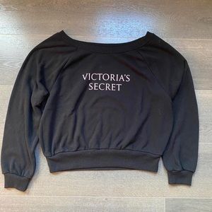 🔻SOLD🔻Victoria’s Secret Cropped Sweater WITH LOGO